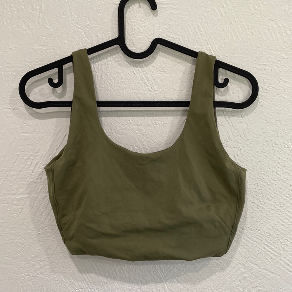 Scoop neck sports bra